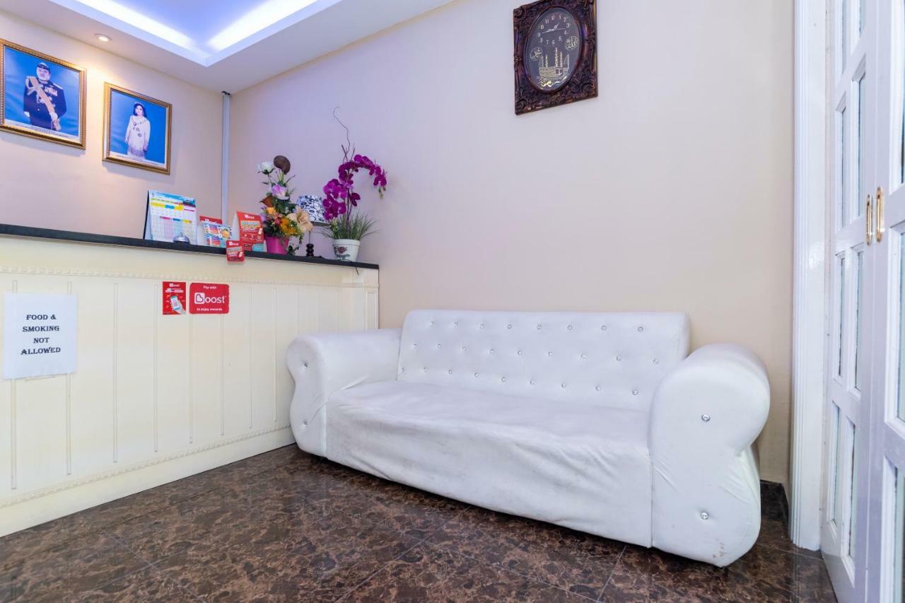 Oyo 1228 R & R Motel Johor Bahru Exterior foto