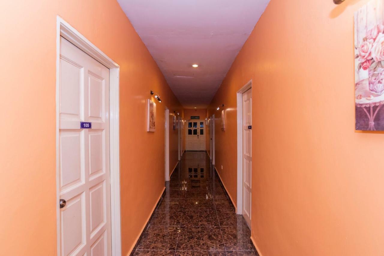 Oyo 1228 R & R Motel Johor Bahru Exterior foto